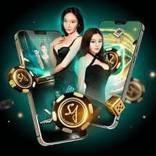 Live dealer table at cow678 showing a real-time baccarat game with a professional croupier